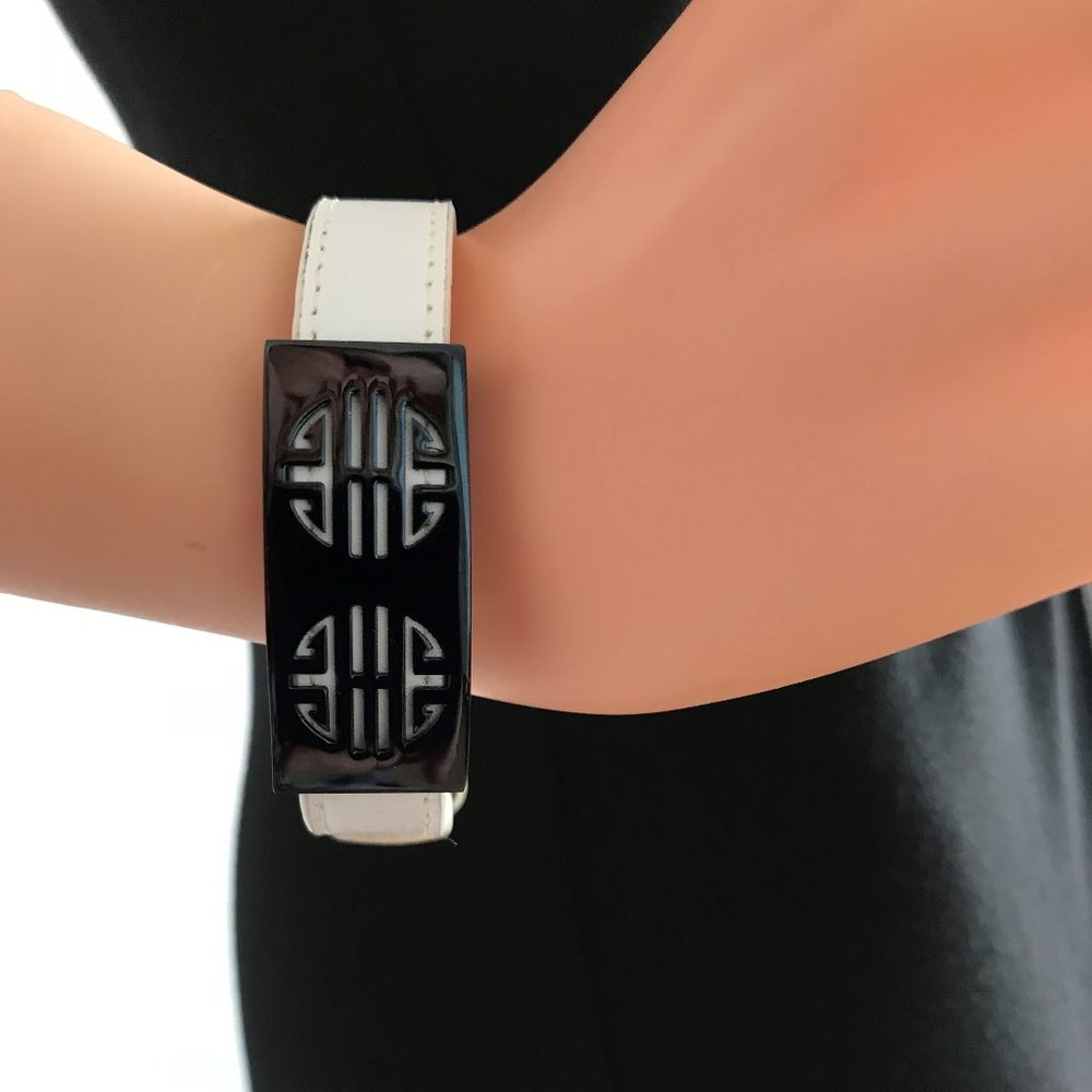 Leather bracelet